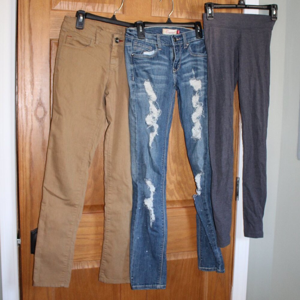 3 Pair of Juniors Pants - Size 3 / XS - Love Culture / Eunina / Aeropostale